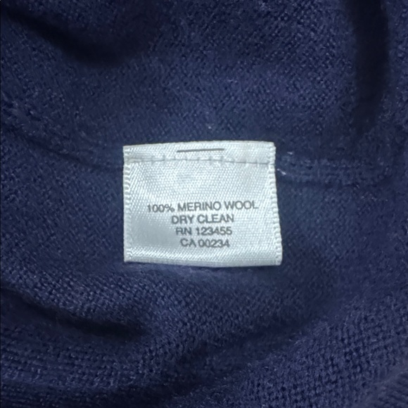 Lord and Taylor 100% Extra Fine Merino Wool Sweater V Neck - Picture 5 of 5